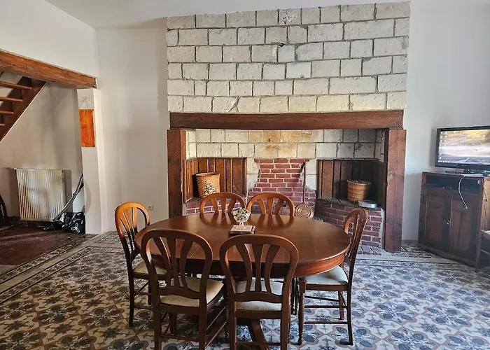 Holiday home Les Roses Du Souvenir